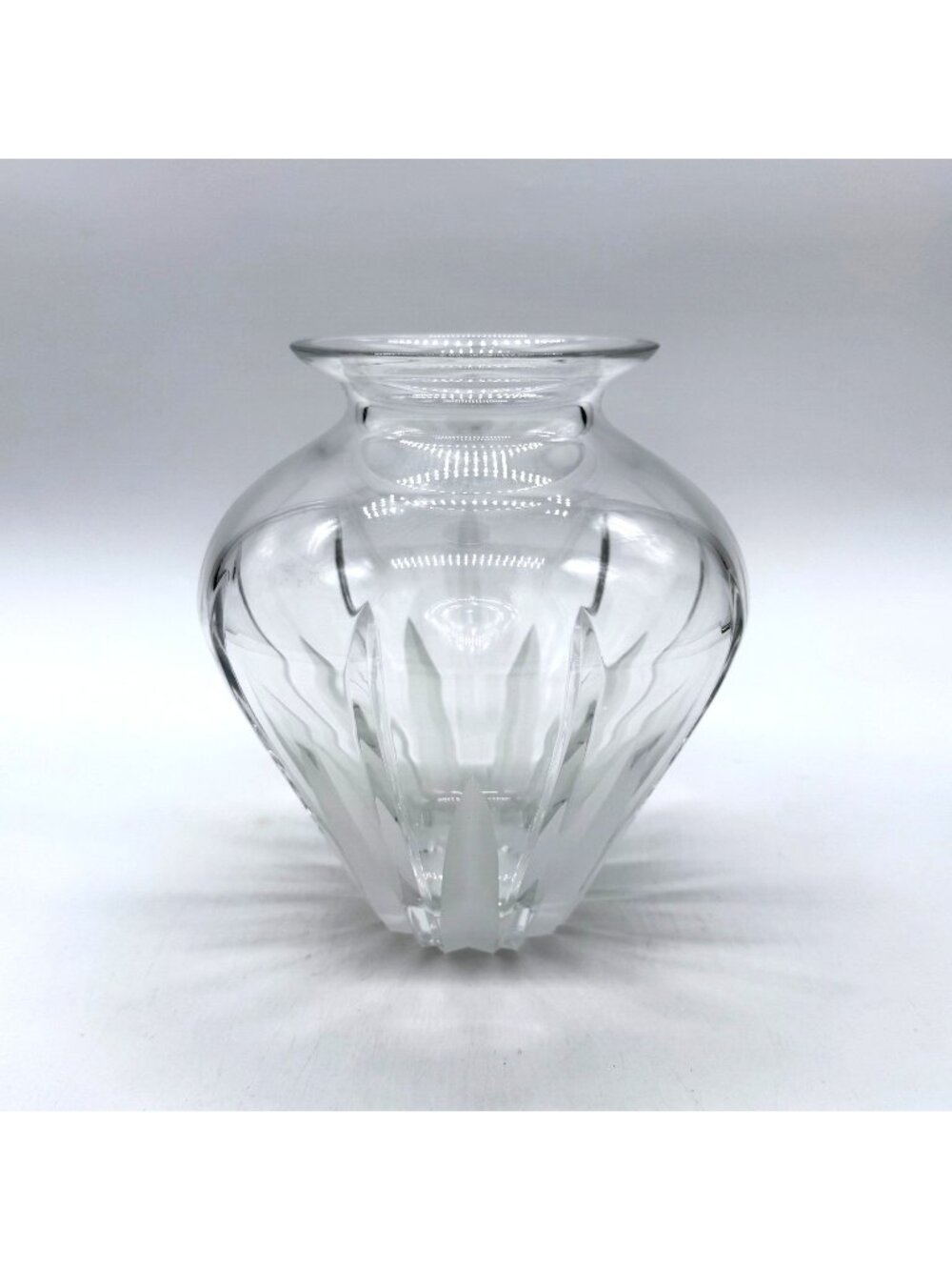 Vtg. Royal Doulton Carnegie Elegant Handblown Crystal Vase 6" Tall 6" Diameter
